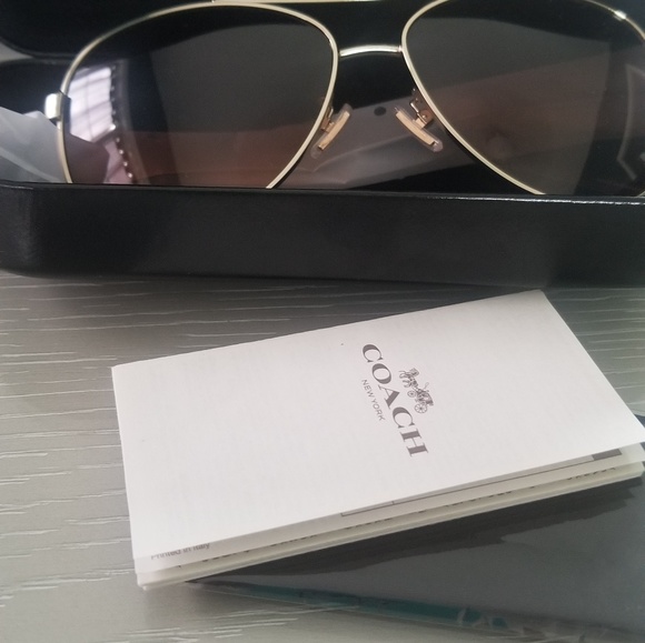 Coach sunglasses - Picture 1 of 3